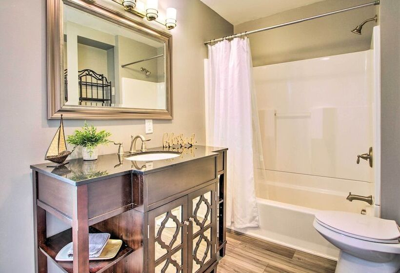 Updated Great Falls Home W/ Fire Pit, Deck & Yard!