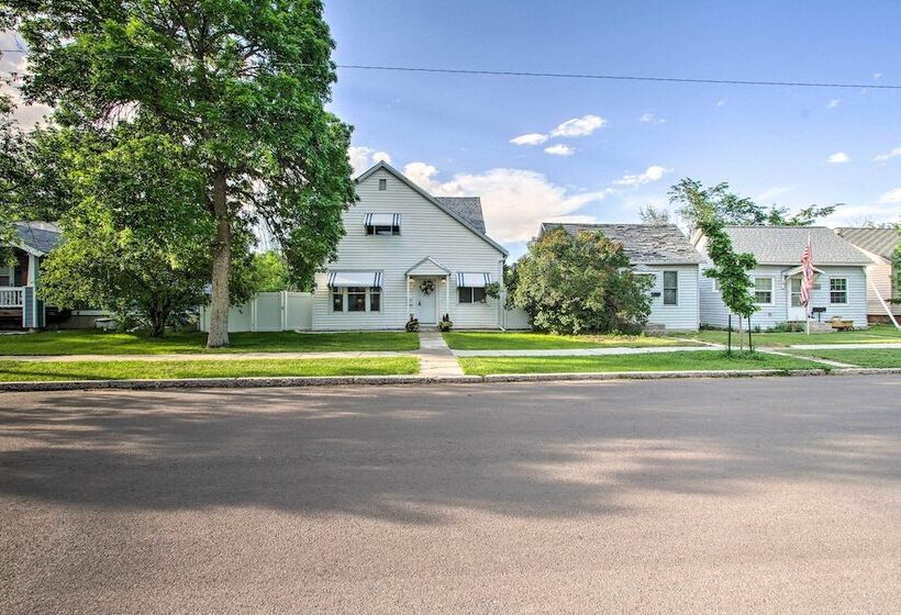 Updated Great Falls Home W/ Fire Pit, Deck & Yard!