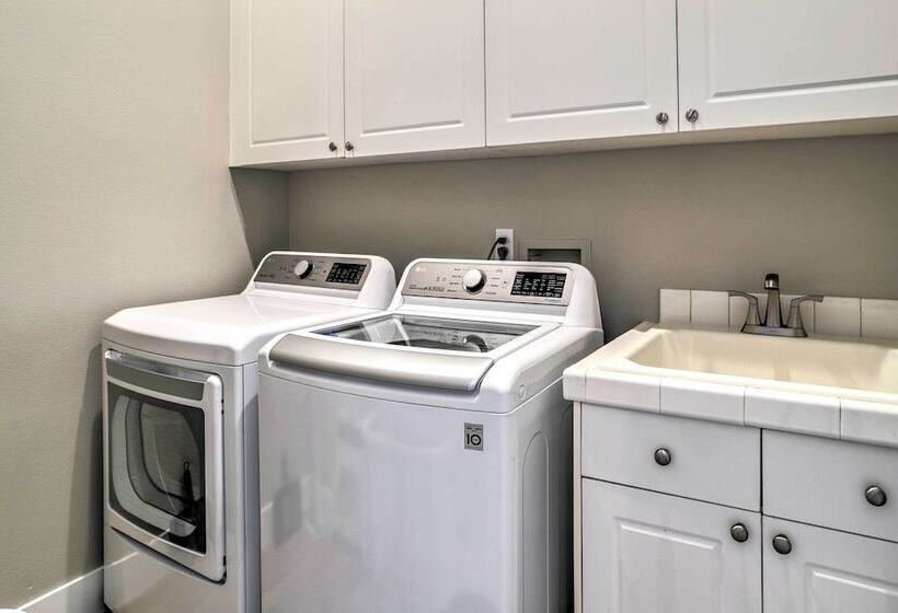 Updated & Modern Palm Desert Hideaway W/ Pool