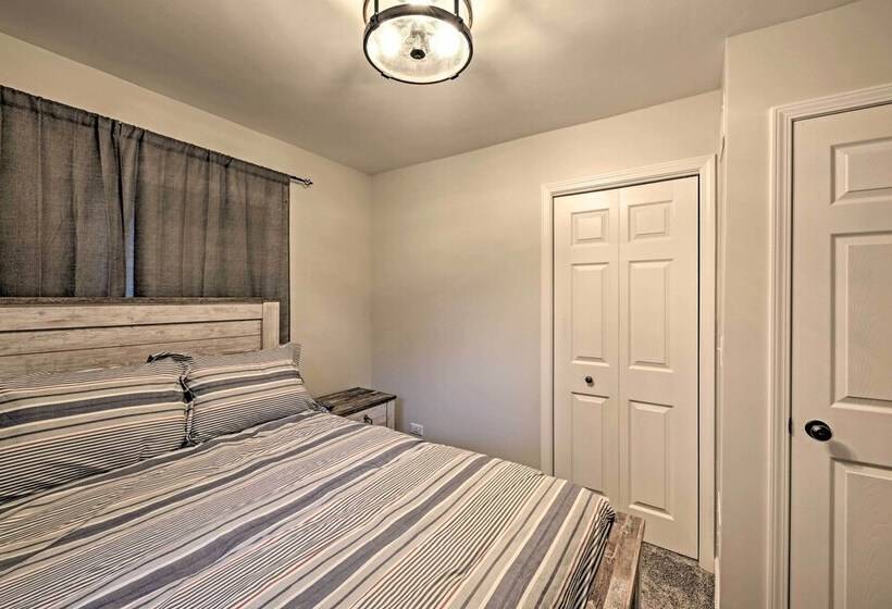 Updated Twin Lakes Cottage, Walk To Lake Mary