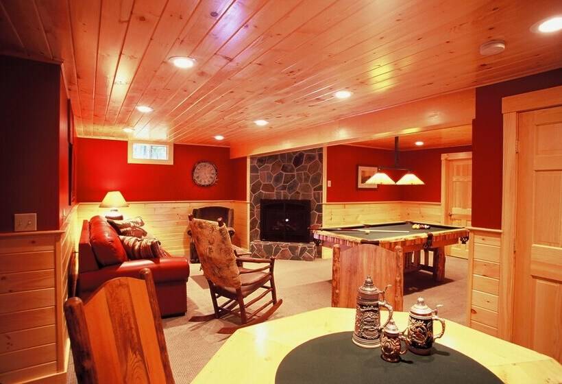 Upscale Fryeburg Cabin: Hot Tub + Billiards Table!