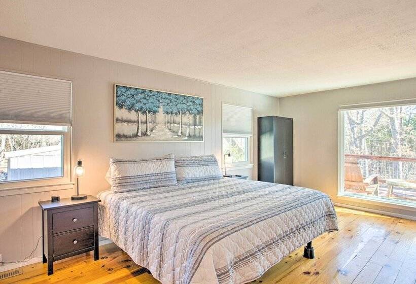 Versatile Home W/ Deck & Grill, 1 Mi To Lake!