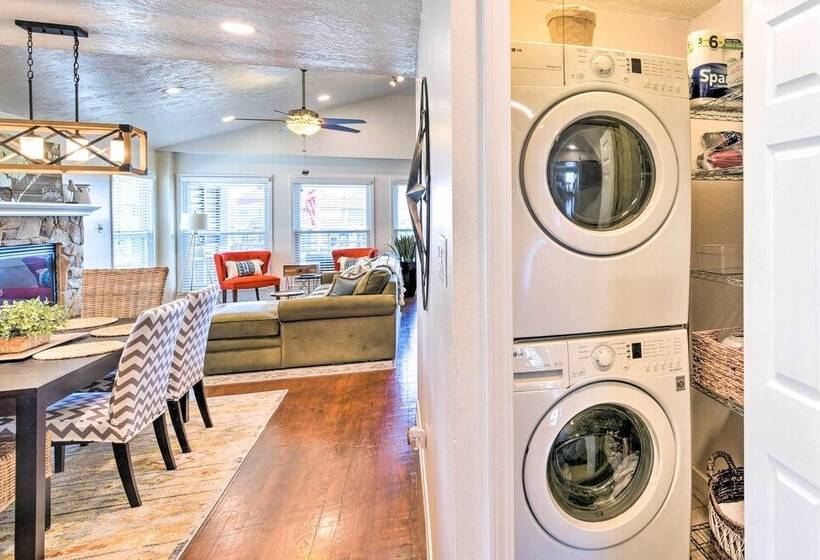 Jamaica Beach Waterfront Getaway: Kayaks & Dock!