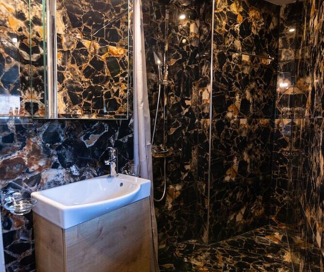 Votsalakia Hotel & Luxury Apartments