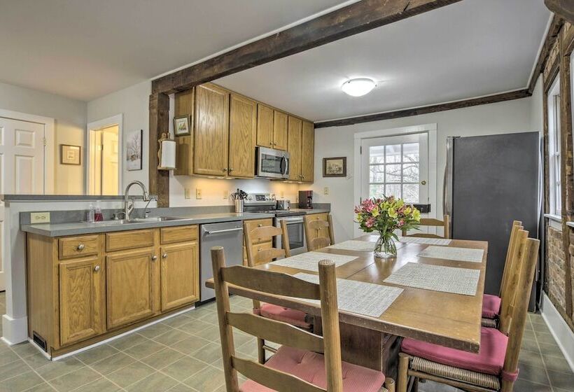 Warm + Peaceful Home W/ Fire Pit On Haw River