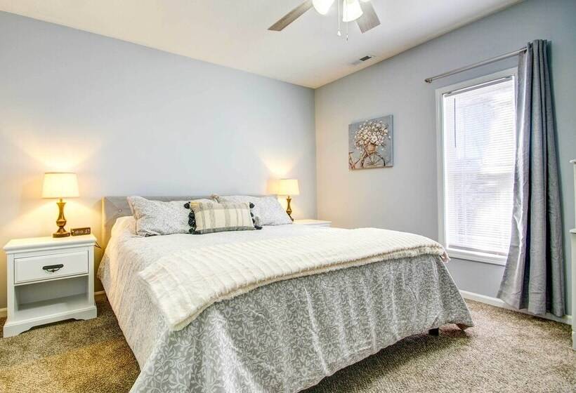 Warrensburg Home, Close To Downtown!