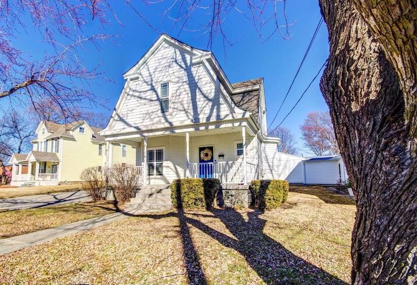 Warrensburg Home, Close To Downtown!