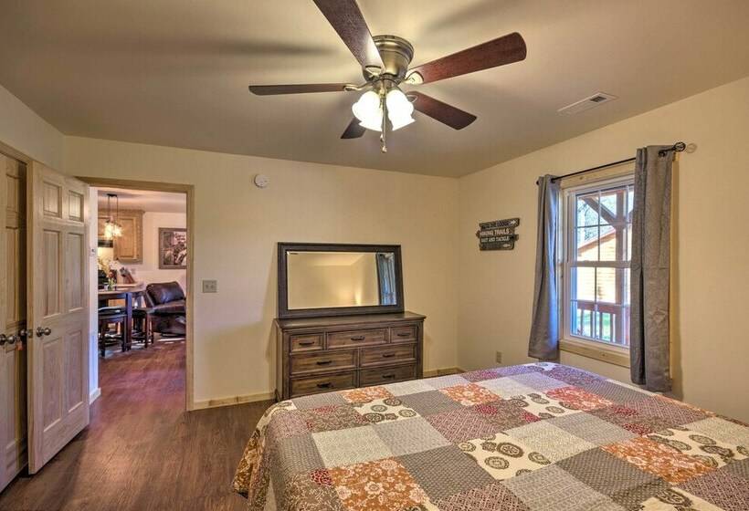 Waterfront Cabin W/ Hot Tub On Tuckasegee River!