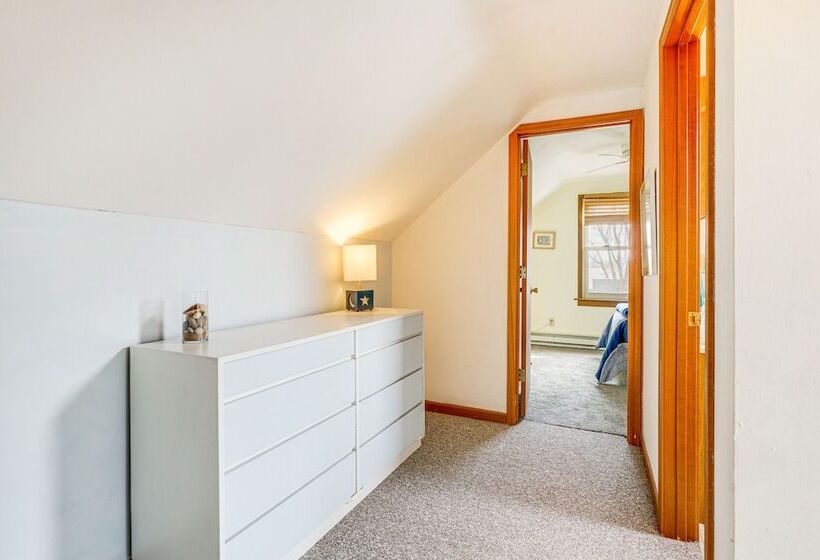 Waterfront Cottage W/ Deck + Dock On Dragon Lake!