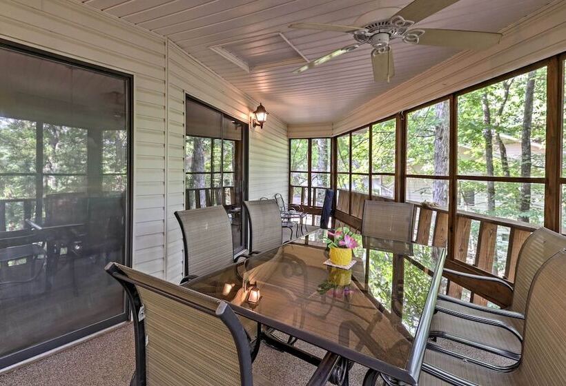 Waterfront Family Home W/ Deck, 5 Miles To Marina!