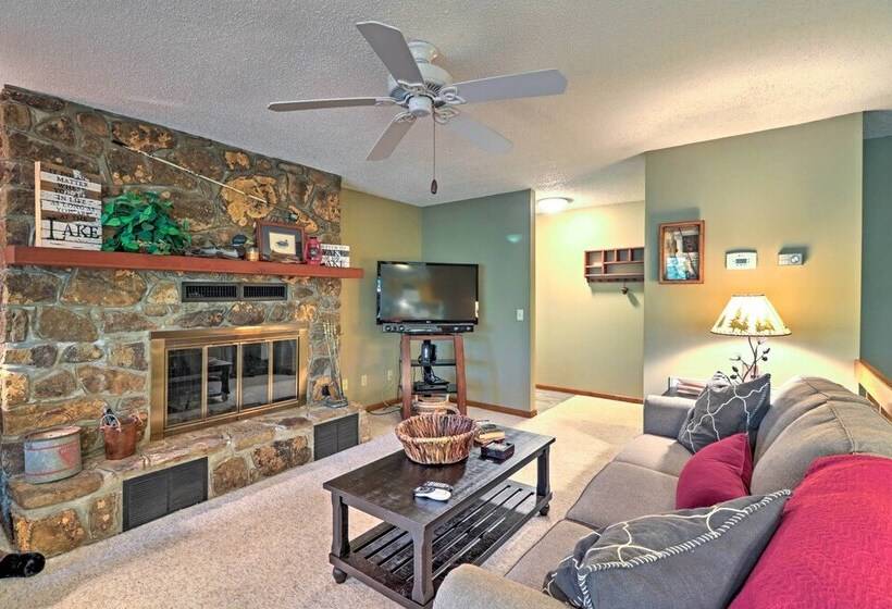 Waterfront Family Home W/ Deck, 5 Miles To Marina!