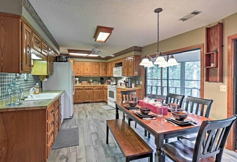 Waterfront Family Home W/ Deck, 5 Miles To Marina!