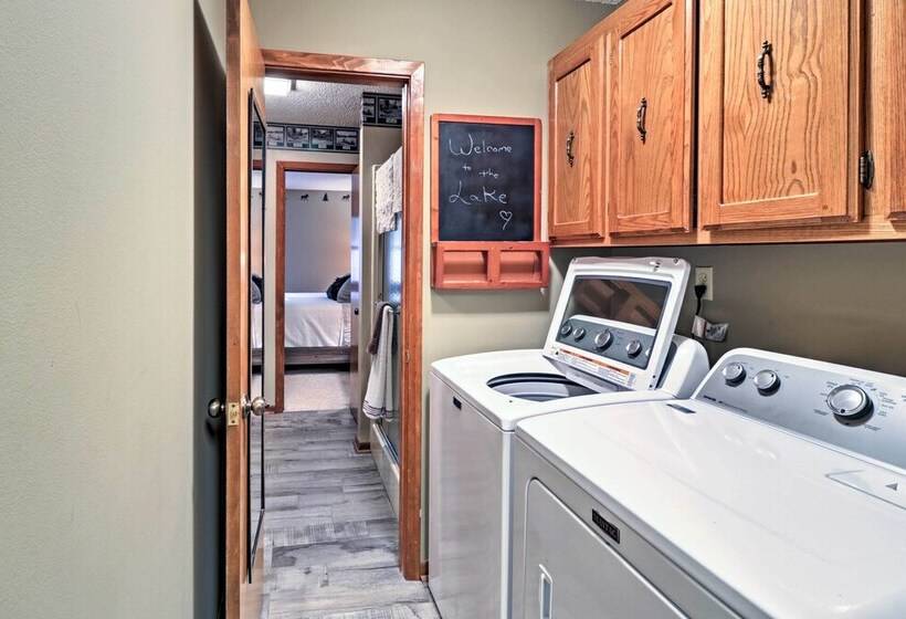 Waterfront Family Home W/ Deck, 5 Miles To Marina!