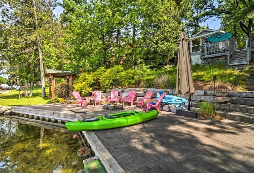 Northern Michigan Lake House W/ Boat Dock + Kayaks