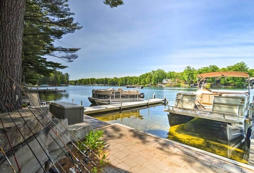 Northern Michigan Lake House W/ Boat Dock + Kayaks