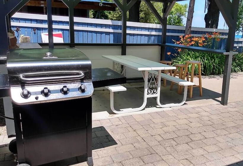 Waterfront Lake Huron Getaway: Private Beach!