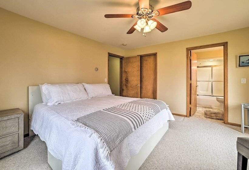 Waterfront Lake Huron Home   Private Beach!