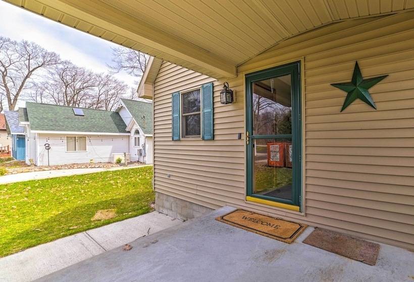 Waterfront Lake Huron Home   Private Beach!