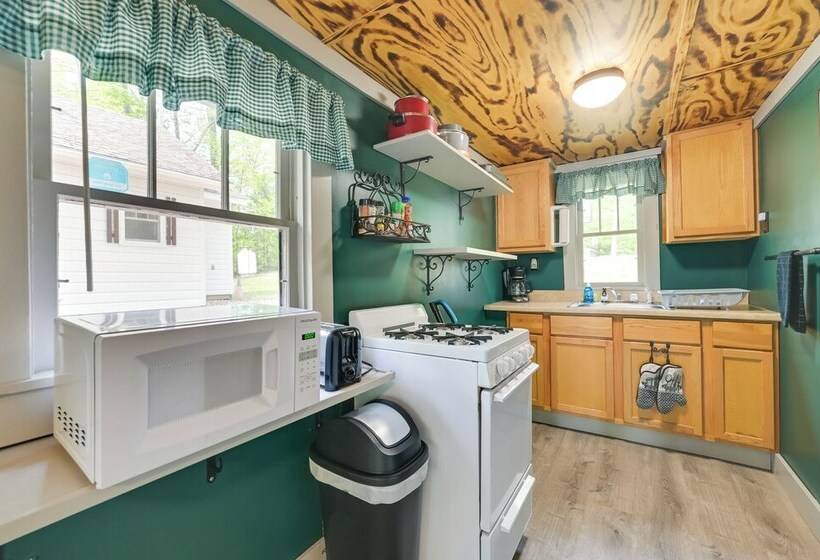 Waterfront Paradise Lake Cottage W/ Private Dock!