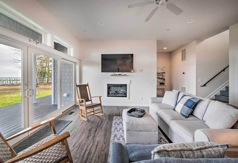 Waterfront Scotland Beach Retreat W/ Private Beach