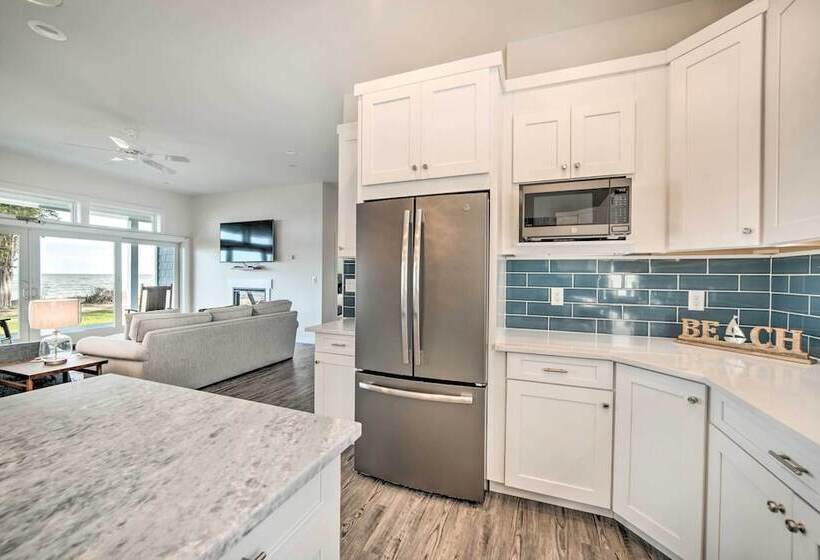 Waterfront Scotland Beach Retreat W/ Private Beach