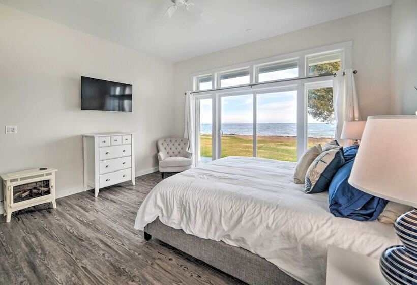 Waterfront Scotland Beach Retreat W/ Private Beach