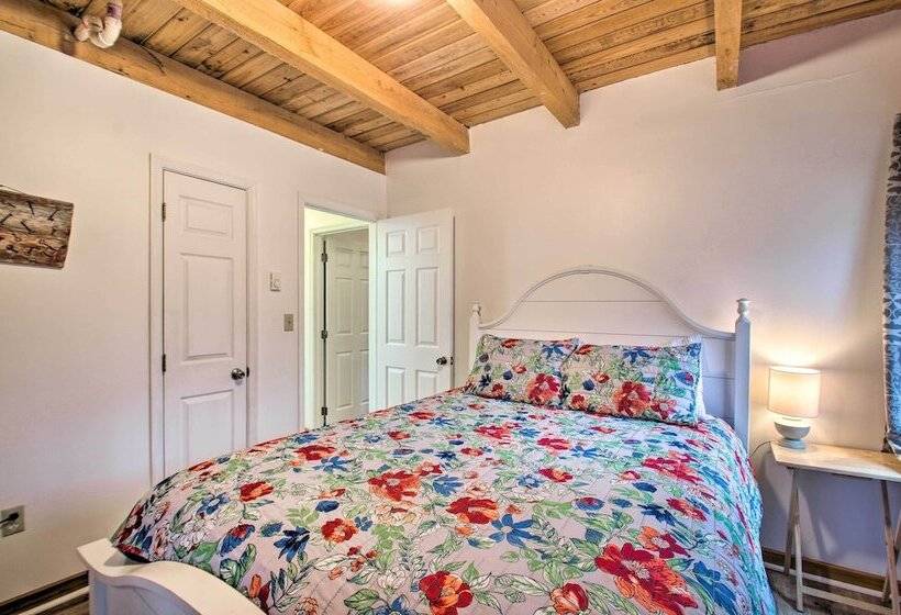 Wintergreen Home W/ Deck   Near Skiing & Hiking!