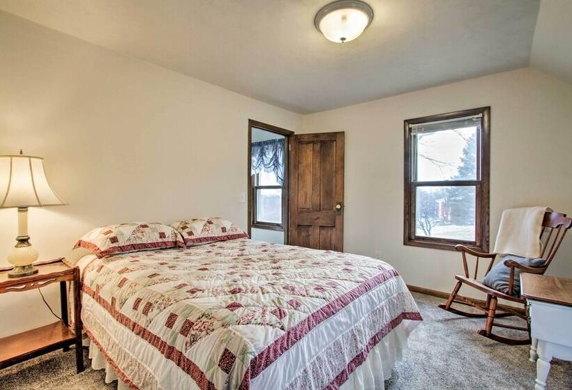 Wisconsin River Valley Farmhouse: Fire Pit & View