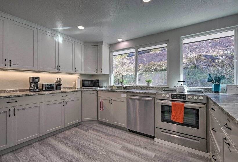 Zion Haven  W/ Fire Pit: 23 Mi To Nat L Park!