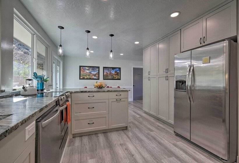 Zion Haven  W/ Fire Pit: 23 Mi To Nat L Park!