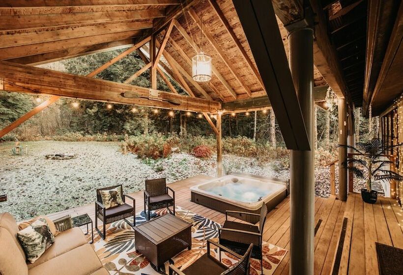 42mf   Wifi   Hot Tub   Bbq