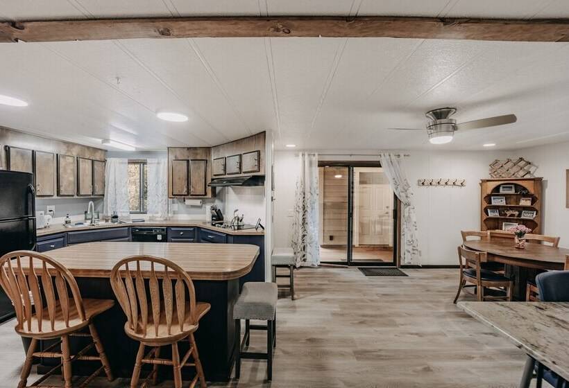 42mf   Wifi   Hot Tub   Bbq