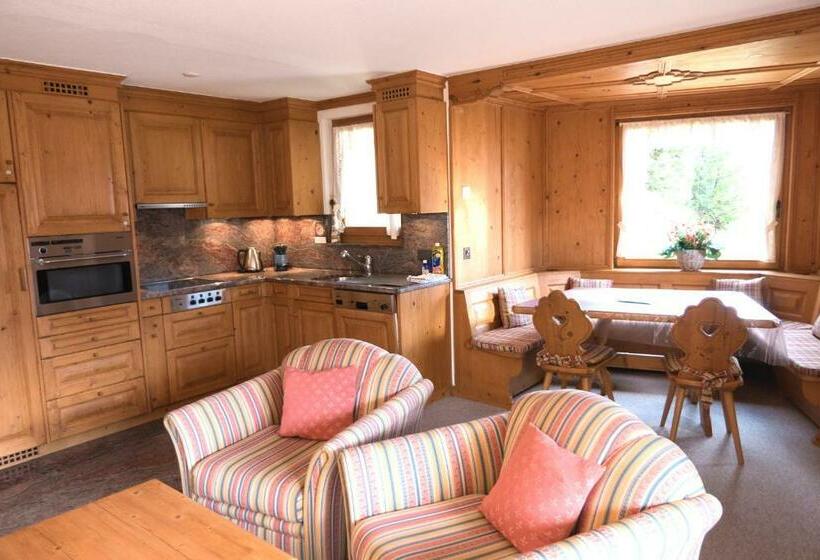 Aparthotel Chesa Bellaval