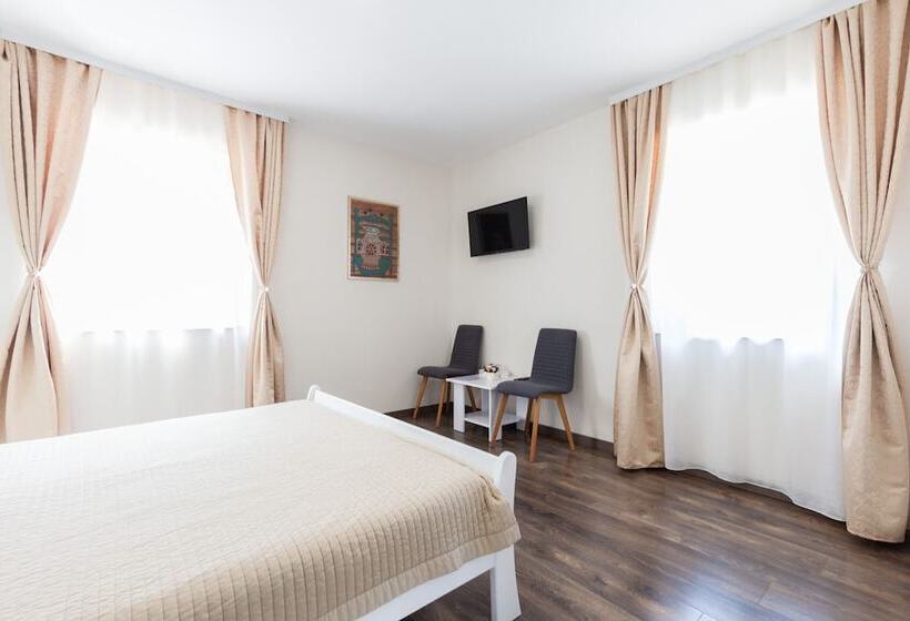 مبيت وإفطار Green Lakes House 2