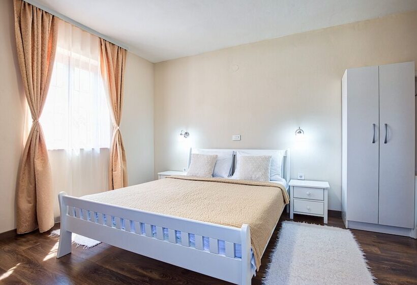 مبيت وإفطار Green Lakes House 2