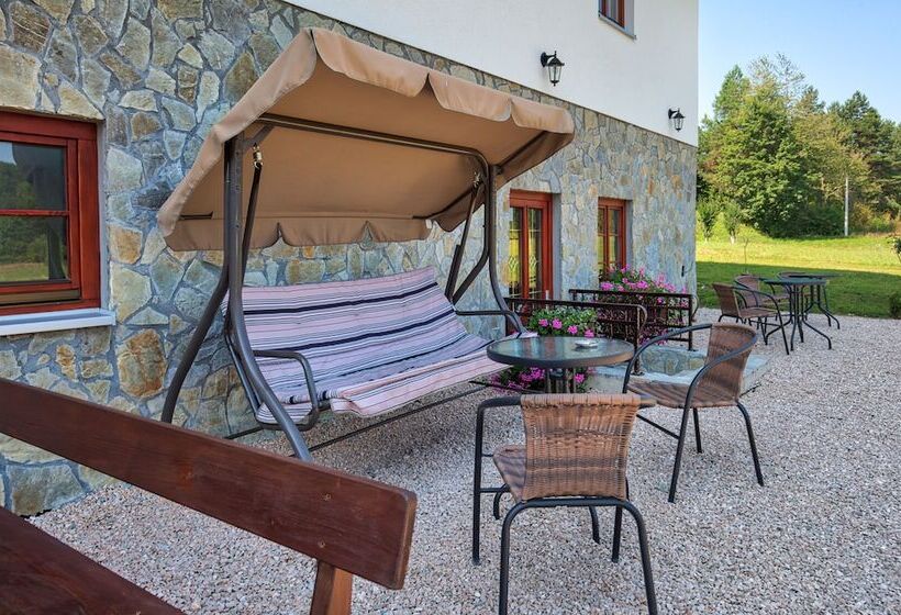 مبيت وإفطار Green Lakes House 2