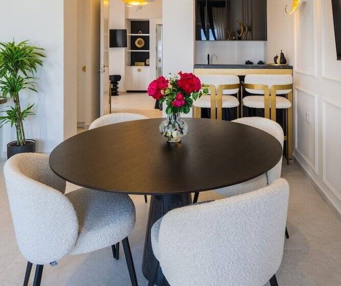 تختخواب و صبحانه La Madeleine