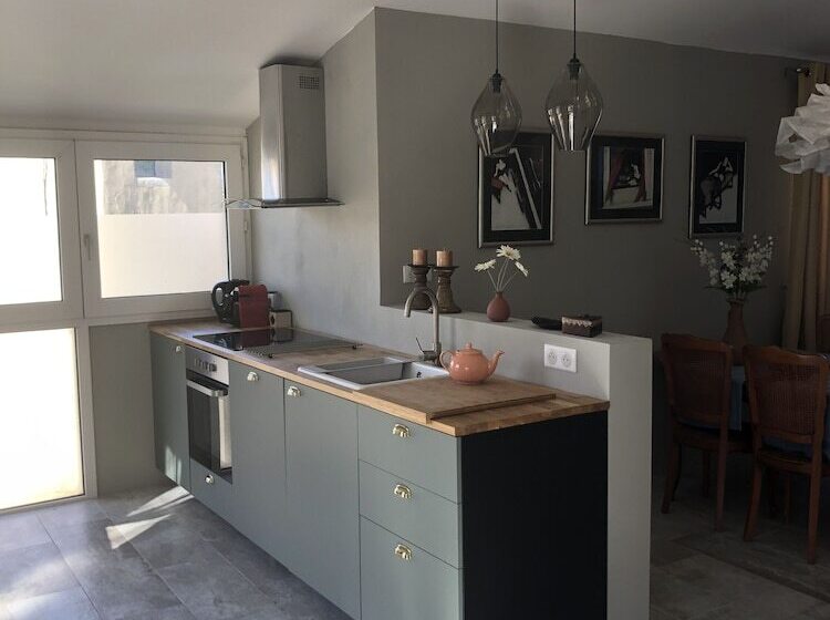 مبيت وإفطار Maison De Midi