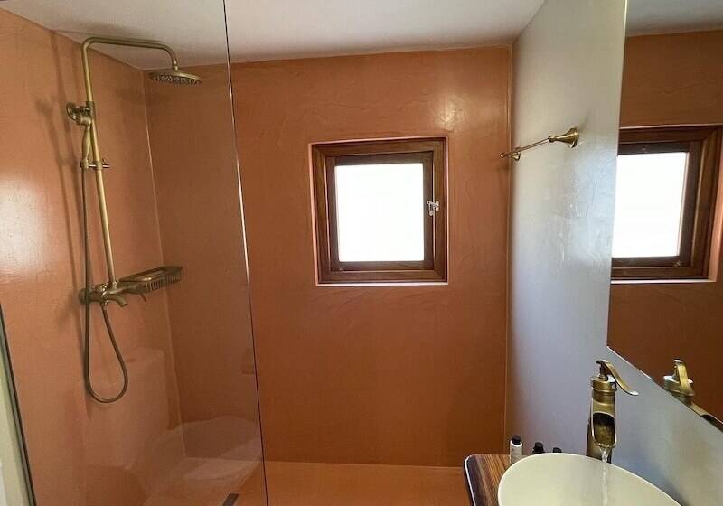 ベッドアンドブレックファースト Midgard Suites   Medieval Town