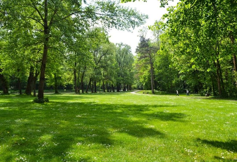 مبيت وإفطار Munich Central Camping