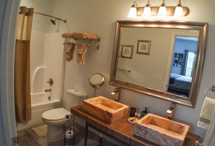 住宿加早餐 St Francis Cottage