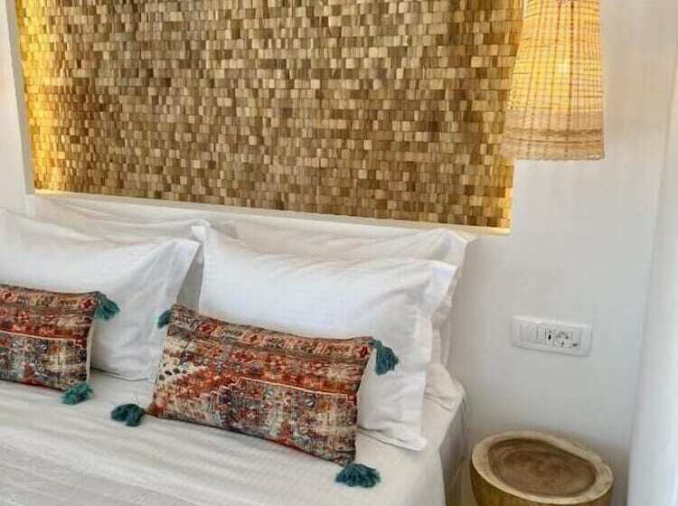 Bed and Breakfast Thealos Santorini Close To Square