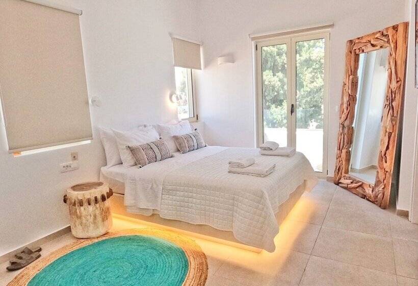 Bed and Breakfast Thealos Santorini Close To Square