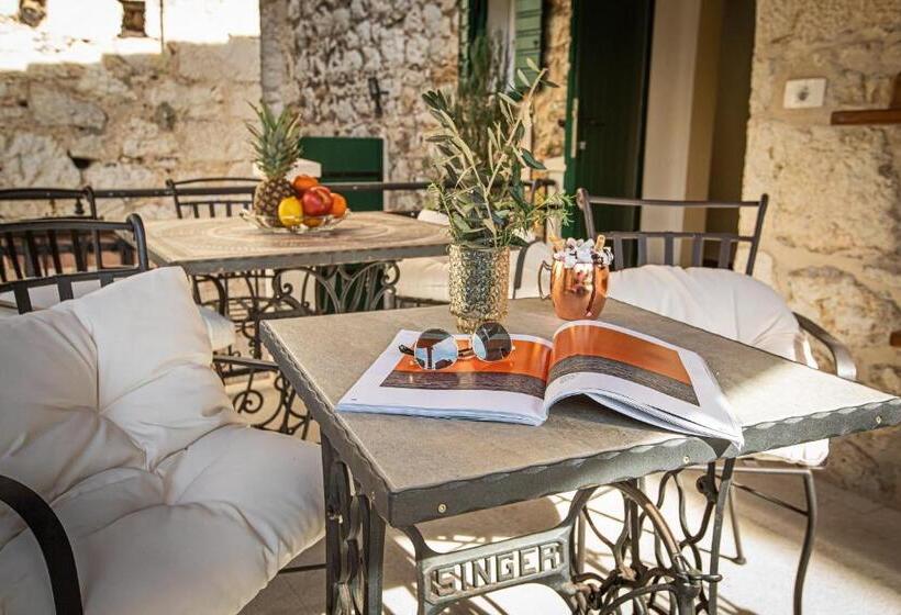 Bed and Breakfast Theatre Luxury Rooms