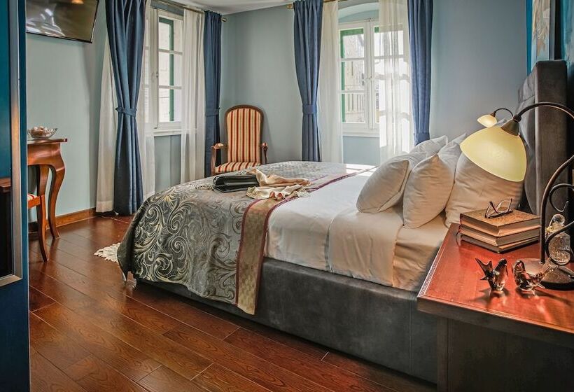 Bed and Breakfast Theatre Luxury Rooms