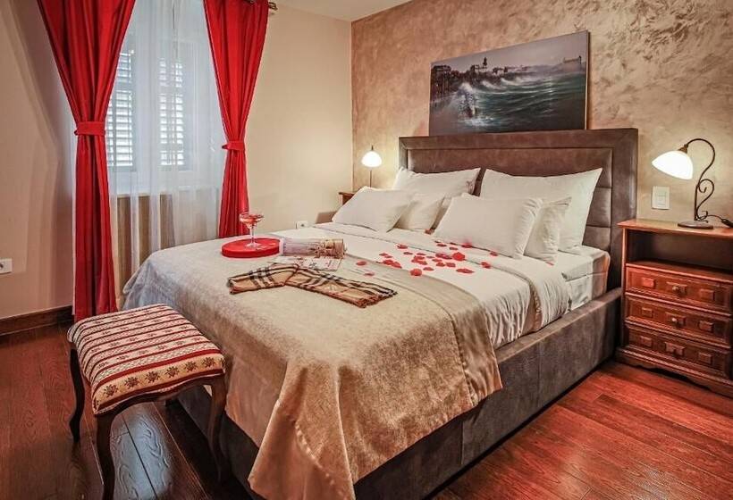 Bed and Breakfast Theatre Luxury Rooms