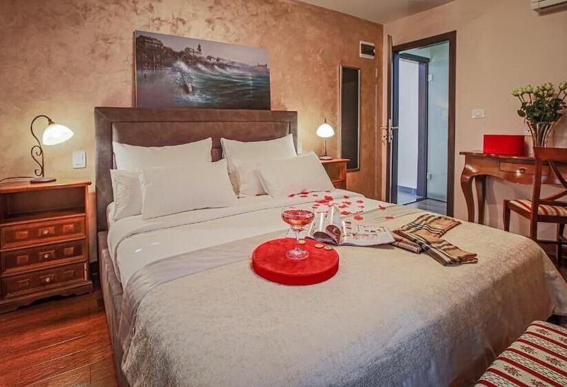 Bed and Breakfast Theatre Luxury Rooms