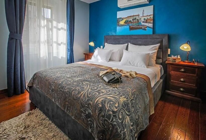 Bed and Breakfast Theatre Luxury Rooms