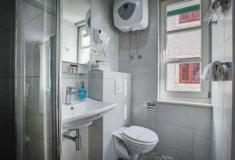 Bed and Breakfast Theatre Luxury Rooms