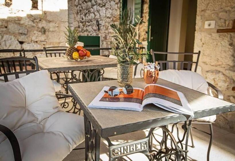 Bed and Breakfast Theatre Luxury Rooms